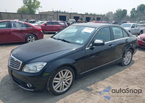 2009 Mercedes-Benz C 300 Luxury 4Matic/Sport 4Matic из США, поврежденный, VIN WDDGF81X69R050326
